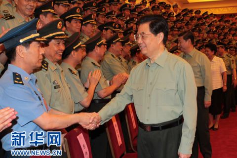 胡锦涛等会见第十六次全军院校会议代表